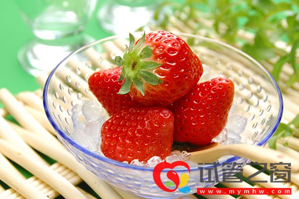 吃草莓可以調(diào)整腸胃